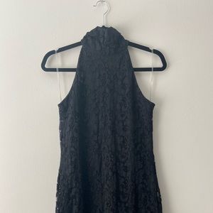 Body-con lace dress by Forever 21